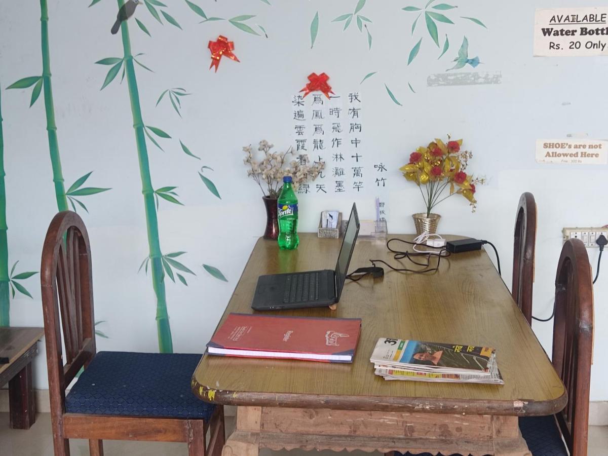 Superinn Home Stay& Guest House Агра Екстер'єр фото